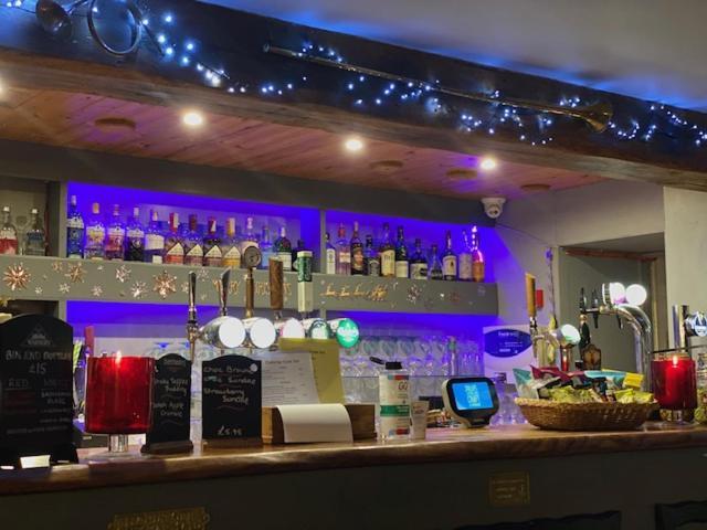The Thelbridge Cross Inn Кредитон Экстерьер фото